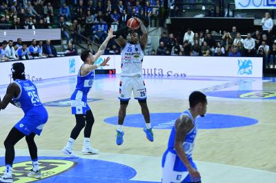 TREVISO 16 03 2025 LBA CAMPIONATO 2024-2025 NUTRIBULLET TREVISO BASKET DINAMO SASSARI