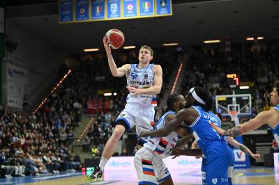 TREVISO 16 03 2025 LBA CAMPIONATO 2024-2025 NUTRIBULLET TREVISO BASKET DINAMO SASSARI