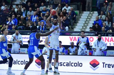 TREVISO 16 03 2025 LBA CAMPIONATO 2024-2025 NUTRIBULLET TREVISO BASKET DINAMO SASSARI