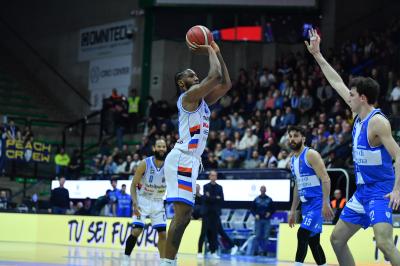 TREVISO 16 03 2025 LBA CAMPIONATO 2024-2025 NUTRIBULLET TREVISO BASKET DINAMO SASSARI