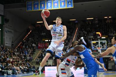 TREVISO 16 03 2025 LBA CAMPIONATO 2024-2025 NUTRIBULLET TREVISO BASKET DINAMO SASSARI