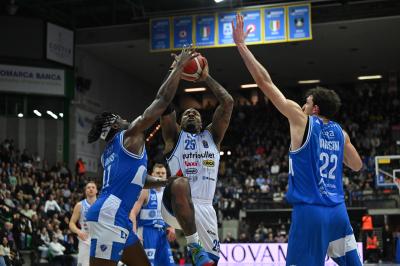TREVISO 16 03 2025 LBA CAMPIONATO 2024-2025 NUTRIBULLET TREVISO BASKET DINAMO SASSARI