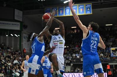 TREVISO 16 03 2025 LBA CAMPIONATO 2024-2025 NUTRIBULLET TREVISO BASKET DINAMO SASSARI