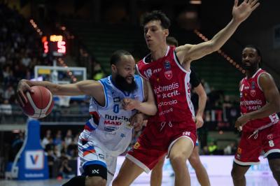 TREVISO 23 03 2025 LBA CAMPIONATO 2024-2025 NUTRIBULLET TREVISO BASKET - OPENJOBMETIS VARESE