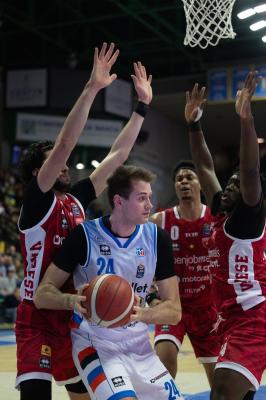 TREVISO 23 03 2025 LBA CAMPIONATO 2024-2025 NUTRIBULLET TREVISO BASKET - OPENJOBMETIS VARESE