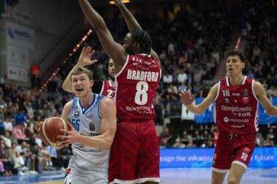 TREVISO 23 03 2025 LBA CAMPIONATO 2024-2025 NUTRIBULLET TREVISO BASKET - OPENJOBMETIS VARESE