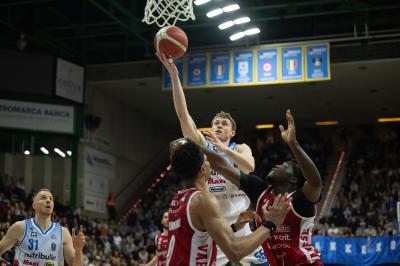 TREVISO 23 03 2025 LBA CAMPIONATO 2024-2025 NUTRIBULLET TREVISO BASKET - OPENJOBMETIS VARESE
