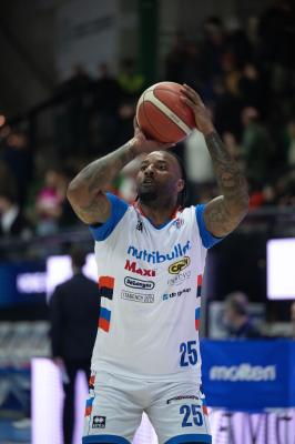 TREVISO 23 03 2025 LBA CAMPIONATO 2024-2025 NUTRIBULLET TREVISO BASKET - OPENJOBMETIS VARESE