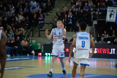 TREVISO 23 03 2025 LBA CAMPIONATO 2024-2025 NUTRIBULLET TREVISO BASKET - OPENJOBMETIS VARESE