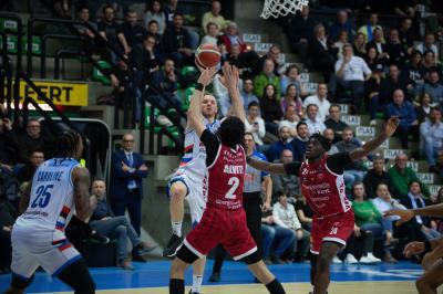 TREVISO 23 03 2025 LBA CAMPIONATO 2024-2025 NUTRIBULLET TREVISO BASKET - OPENJOBMETIS VARESE
