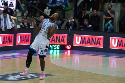 TREVISO 23 03 2025 LBA CAMPIONATO 2024-2025 NUTRIBULLET TREVISO BASKET - OPENJOBMETIS VARESE