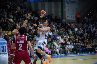 TREVISO 23 03 2025 LBA CAMPIONATO 2024-2025 NUTRIBULLET TREVISO BASKET - OPENJOBMETIS VARESE