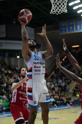 TREVISO 23 03 2025 LBA CAMPIONATO 2024-2025 NUTRIBULLET TREVISO BASKET - OPENJOBMETIS VARESE