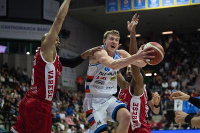 TREVISO 23 03 2025 LBA CAMPIONATO 2024-2025 NUTRIBULLET TREVISO BASKET - OPENJOBMETIS VARESE