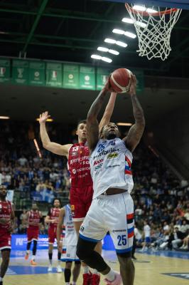 TREVISO 23 03 2025 LBA CAMPIONATO 2024-2025 NUTRIBULLET TREVISO BASKET - OPENJOBMETIS VARESE