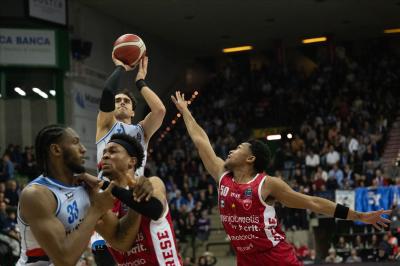 TREVISO 23 03 2025 LBA CAMPIONATO 2024-2025 NUTRIBULLET TREVISO BASKET - OPENJOBMETIS VARESE