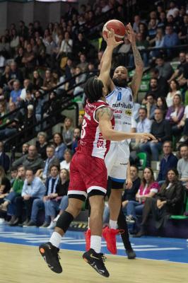 TREVISO 23 03 2025 LBA CAMPIONATO 2024-2025 NUTRIBULLET TREVISO BASKET - OPENJOBMETIS VARESE