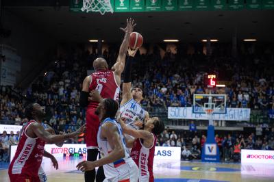 TREVISO 23 03 2025 LBA CAMPIONATO 2024-2025 NUTRIBULLET TREVISO BASKET - OPENJOBMETIS VARESE
