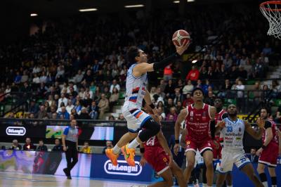 TREVISO 23 03 2025 LBA CAMPIONATO 2024-2025 NUTRIBULLET TREVISO BASKET - OPENJOBMETIS VARESE