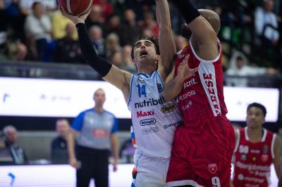 TREVISO 23 03 2025 LBA CAMPIONATO 2024-2025 NUTRIBULLET TREVISO BASKET - OPENJOBMETIS VARESE
