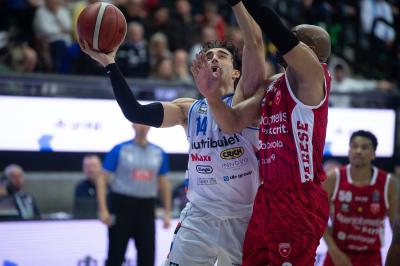 TREVISO 23 03 2025 LBA CAMPIONATO 2024-2025 NUTRIBULLET TREVISO BASKET - OPENJOBMETIS VARESE