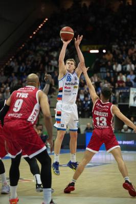 TREVISO 23 03 2025 LBA CAMPIONATO 2024-2025 NUTRIBULLET TREVISO BASKET - OPENJOBMETIS VARESE