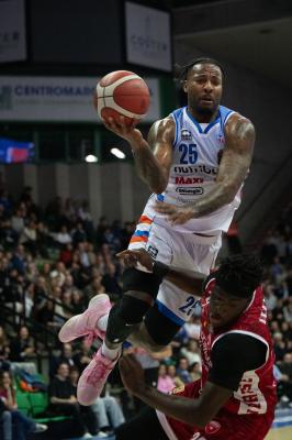 TREVISO 23 03 2025 LBA CAMPIONATO 2024-2025 NUTRIBULLET TREVISO BASKET - OPENJOBMETIS VARESE