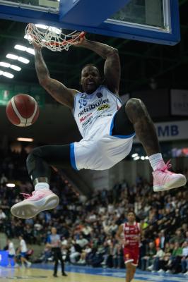 TREVISO 23 03 2025 LBA CAMPIONATO 2024-2025 NUTRIBULLET TREVISO BASKET - OPENJOBMETIS VARESE
