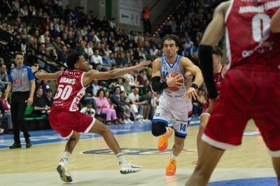 TREVISO 23 03 2025 LBA CAMPIONATO 2024-2025 NUTRIBULLET TREVISO BASKET - OPENJOBMETIS VARESE