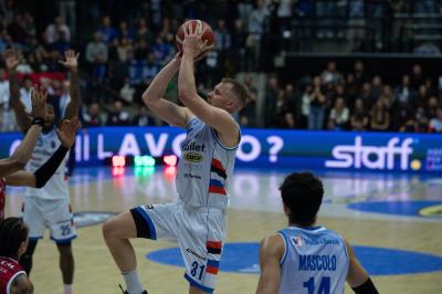TREVISO 23 03 2025 LBA CAMPIONATO 2024-2025 NUTRIBULLET TREVISO BASKET - OPENJOBMETIS VARESE