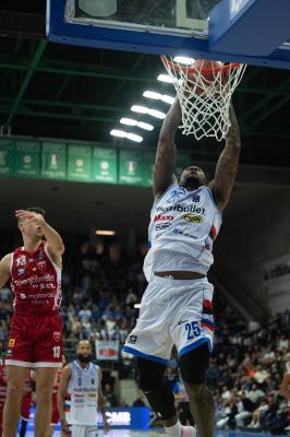TREVISO 23 03 2025 LBA CAMPIONATO 2024-2025 NUTRIBULLET TREVISO BASKET - OPENJOBMETIS VARESE