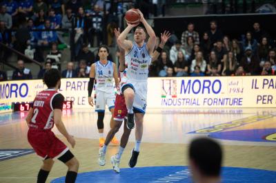 TREVISO 23 03 2025 LBA CAMPIONATO 2024-2025 NUTRIBULLET TREVISO BASKET - OPENJOBMETIS VARESE