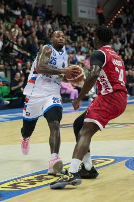 TREVISO 23 03 2025 LBA CAMPIONATO 2024-2025 NUTRIBULLET TREVISO BASKET - OPENJOBMETIS VARESE