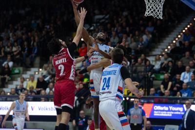 TREVISO 23 03 2025 LBA CAMPIONATO 2024-2025 NUTRIBULLET TREVISO BASKET - OPENJOBMETIS VARESE