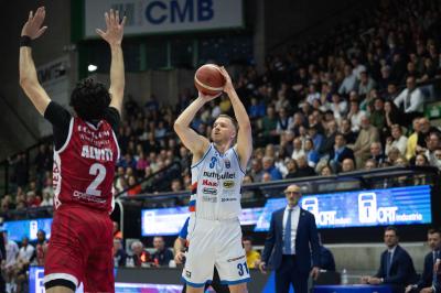 TREVISO 23 03 2025 LBA CAMPIONATO 2024-2025 NUTRIBULLET TREVISO BASKET - OPENJOBMETIS VARESE