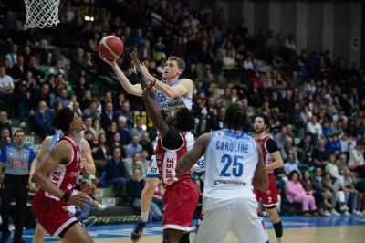 TREVISO 23 03 2025 LBA CAMPIONATO 2024-2025 NUTRIBULLET TREVISO BASKET - OPENJOBMETIS VARESE