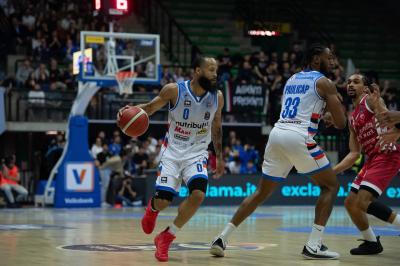 TREVISO 23 03 2025 LBA CAMPIONATO 2024-2025 NUTRIBULLET TREVISO BASKET - OPENJOBMETIS VARESE