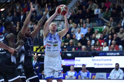TREVISO 19 04 2025 LBA CAMPIONATO 2024-2025 NUTRIBULLET TREVISO BASKET - DERTHONA BASKET