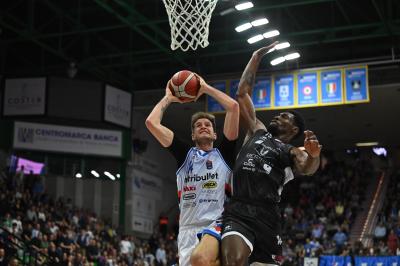 TREVISO 19 04 2025 LBA CAMPIONATO 2024-2025 NUTRIBULLET TREVISO BASKET - DERTHONA BASKET