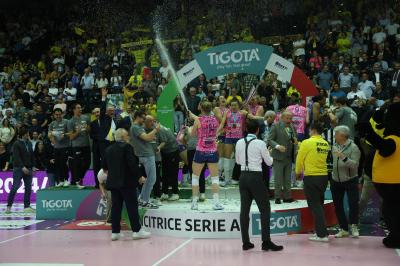 TREVISO 22 04 2025 LEGAVOLLEY PLAYOFF CAMPIONATO 2024-2025 PROSECCO DOC IMOCO - CONSEGNA SCUDETTO