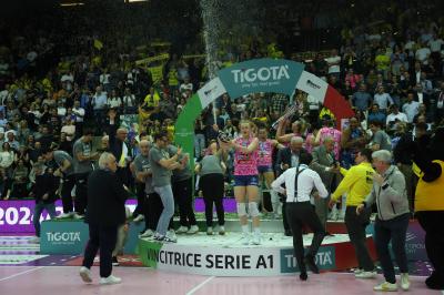 TREVISO 22 04 2025 LEGAVOLLEY PLAYOFF CAMPIONATO 2024-2025 PROSECCO DOC IMOCO - CONSEGNA SCUDETTO