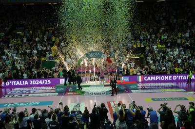 TREVISO 22 04 2025 LEGAVOLLEY PLAYOFF CAMPIONATO 2024-2025 PROSECCO DOC IMOCO - CONSEGNA SCUDETTO