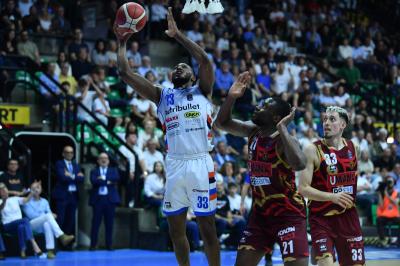 TREVISO 04 05 2025 LBA CAMPIONATO 2024-2025 NUTRIBULLET TREVISO BASKET - UMANA REYER VENEZIA
