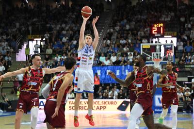 TREVISO 04 05 2025 LBA CAMPIONATO 2024-2025 NUTRIBULLET TREVISO BASKET - UMANA REYER VENEZIA